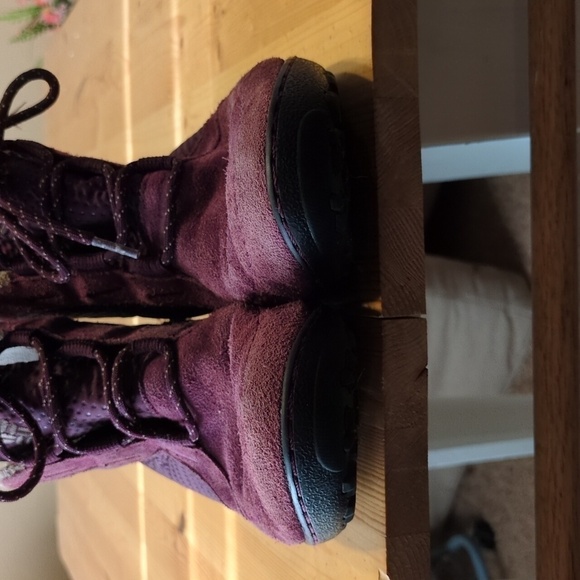 Columbia MINX Nocca Booties - The Ultimate Choice for Sleek and Waterproof Style - Picture 2 of 14